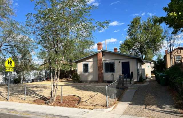 <b>Charming Two Bedroom Duplex in Sparks<br><br> Gallery 1