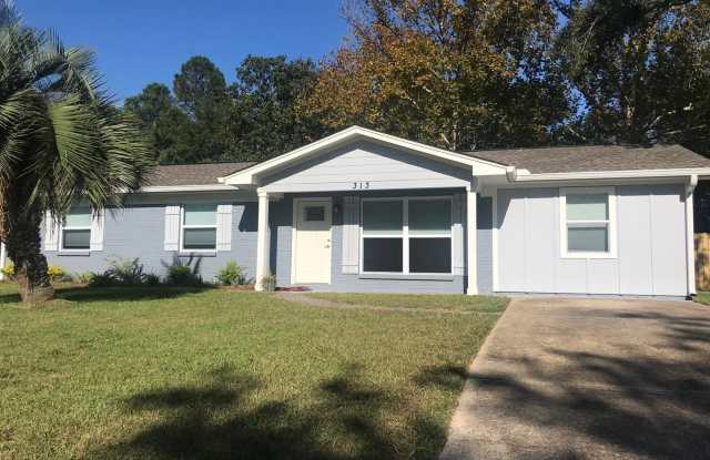 Gorgeous Completely Renovated Home Near Downtown Ocean Springs! photos photos