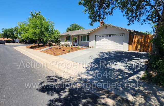 Action Properties R.E.S.- Central Roseville, R.V. Access, 3 Bedroom, Large Patio & Rear Yard, Near Schools. photos photos