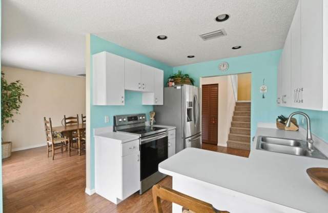 2890 Norway Pine Lane, Lake Worth, FL 33462 - 2890 Norway Pine Lane, Palm Beach County, FL 33462