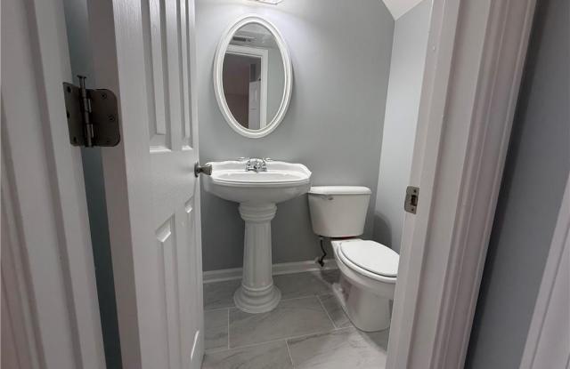 910 Summer Place Gallery 3
