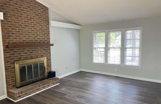 200 Lake Pine Drive Gallery 4
