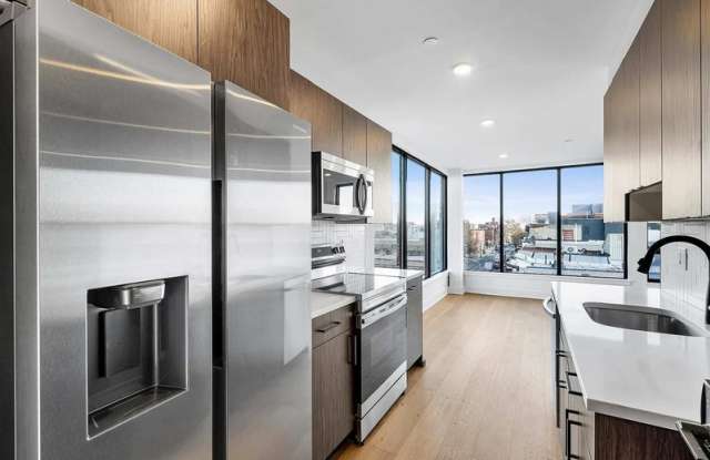 1800 West Girard Avenue - 5 photos photos