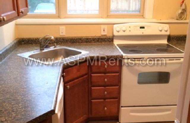 111 600 East Gallery 4