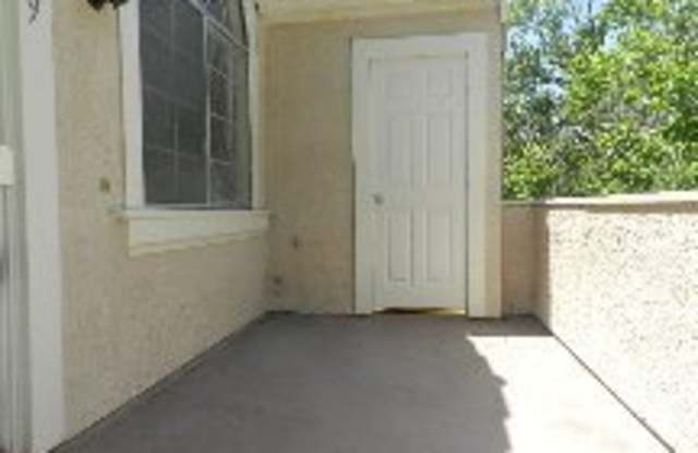 LOVELY 1 BD/1 BATH UPPER LEVEL CONDO Gallery 4