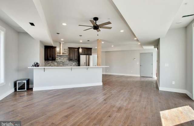 1811 RIDGE AVENUE photos photos