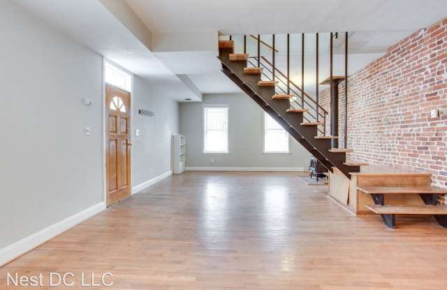 636 Pickford Pl NE Gallery 3