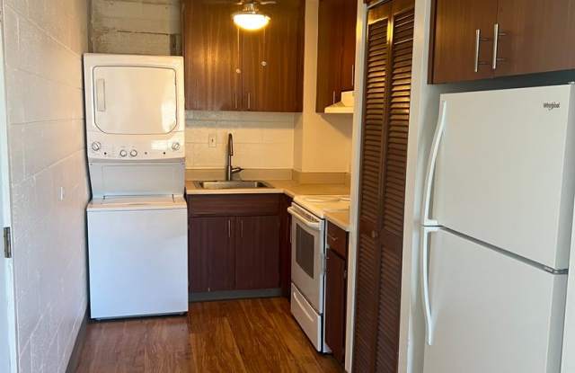 Hale Mahiai at 2015 Wilder Ave - Move in ready two bedroom, one bath, one parking - 2015 Wilder Avenue, Honolulu, HI 96822