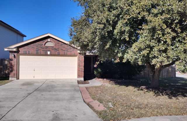 Corner lot in a gated community - 7323 Kingsland Drive, Bexar County, TX 78244