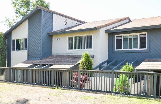 Beautiful 2 bedroom, 1.5 bath Townhouse with 1 Car Garage photos photos