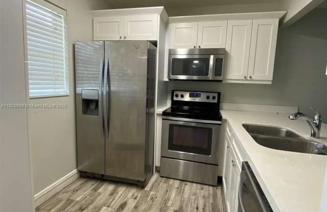 5181 W Oakland Park Blvd photos photos