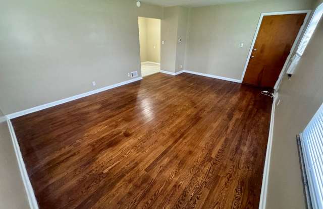 1 Bedroom - Grandview Area Gallery 4