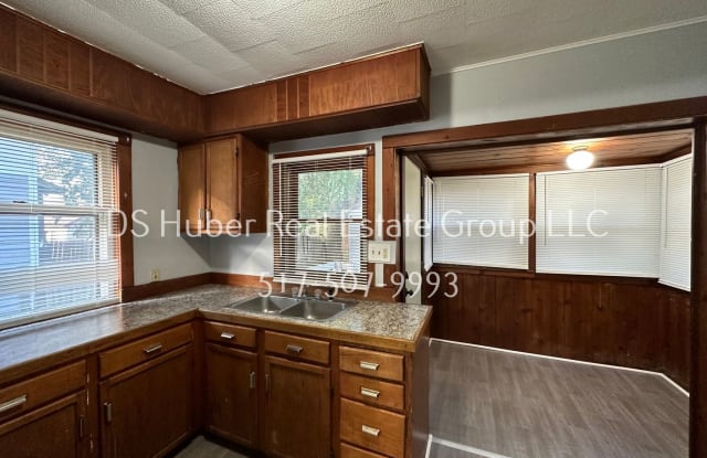 1415 Lansing Ave - 1415 Lansing Avenue, Lansing, MI 48915