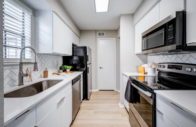 Fox Trails Apartments Gallery 4