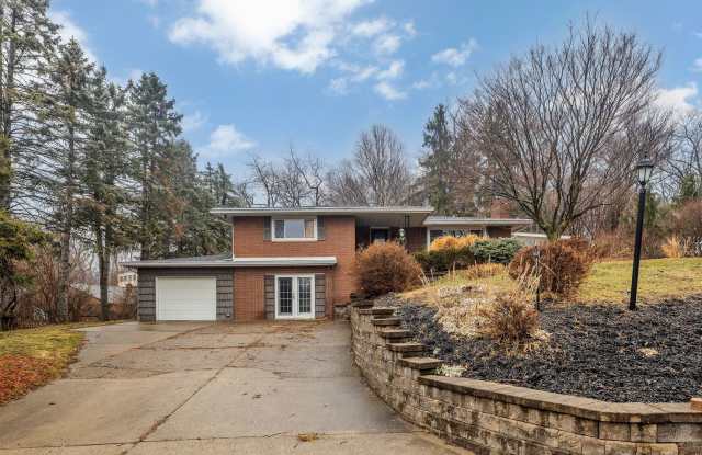 Updated 3BR Home Near Sewickley with Central Air  Finished Walk-Out Basement photos photos