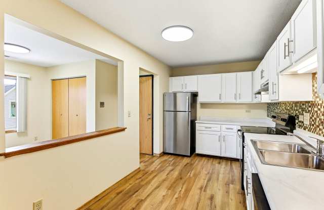 13304 Parkwood Dr # 203 Gallery 4