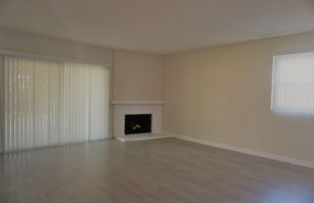 15772 Las Nubes Street Gallery 2