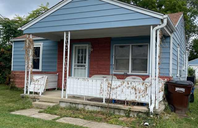 Updated, Two Bedroom home in Fairborn with large yard photos photos