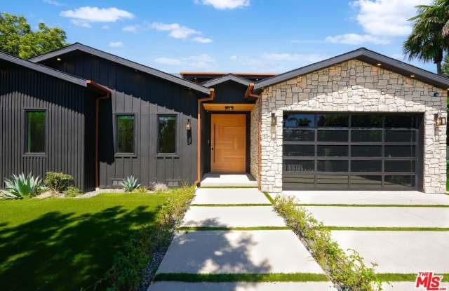 13463 Chandler Blvd photos photos