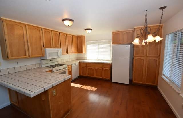 1580 Danica Way Gallery 3