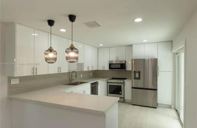 11872 SW 196th Terrace Gallery 3