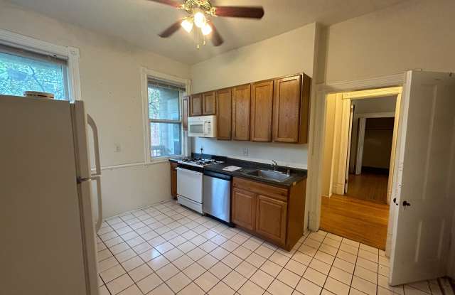 319 N Pinckney - Unit 1 Gallery 4
