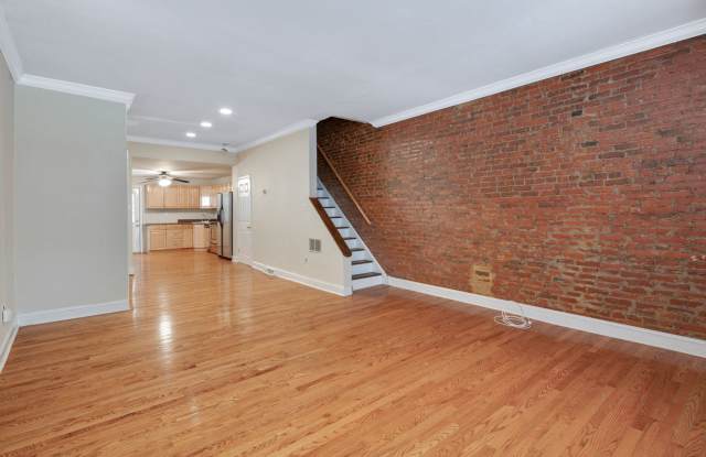 Three Bedroom Graduate Hospital Home with Roof Deck! photos photos