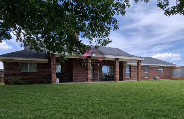 Spacious 4 bedroom home! Gallery 4