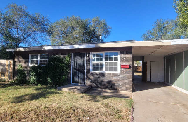 Large 2 Bedroom! - 1514 Stubbs Street, Amarillo, TX 79106
