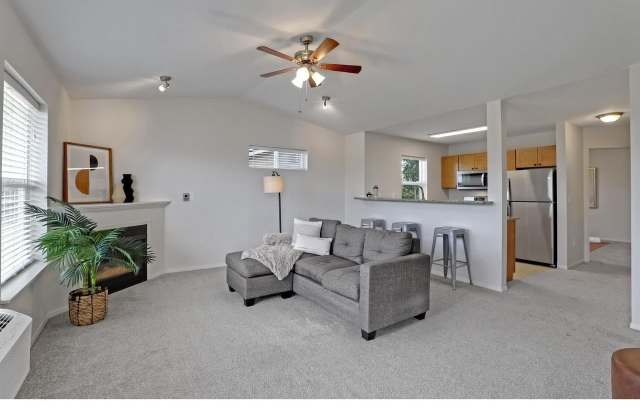 15068 NW Central Dr Gallery 2