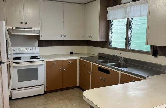 3 bedroom, 1.5 bath, 1 parking, Liliha Gallery 3