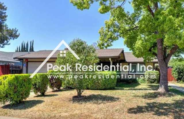 Nice 3bd/2ba House with 2-Car Garage near Routier Rd & Hwy 50 photos photos