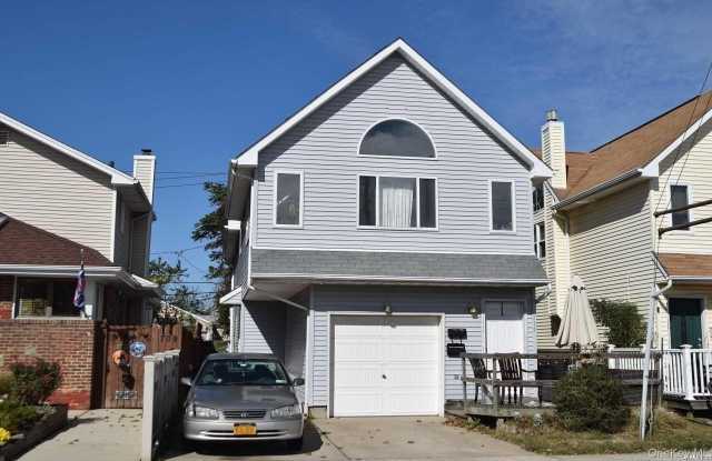 715 E Walnut Street unit: Upper photos photos 715 E Walnut Street unit: Upper photos photos