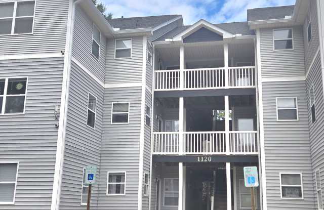 4 bed 4 bath condo at University Oaks with individual room rentals. $250 off your first full month's rent! photos photos