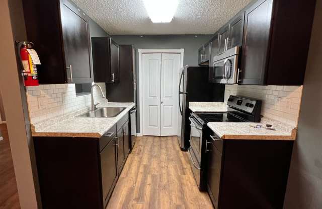 Updated Townhome in South Fargo with Move in Incentive!! photos photos