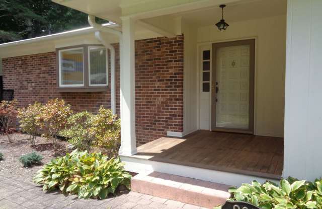 295 Horseshoe Drive Gallery 3