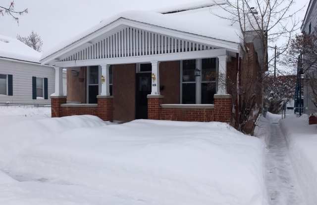 Two Bedroom Home! Fenced in yard! Pet Negotiable! photos photos