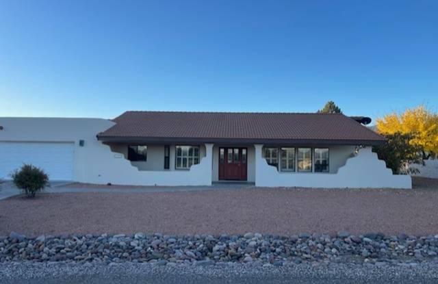 Wonderful Home 3 bed 2 bath with a Great Yard  Views Contact Property Pros Property Management - 1905 Rancho Manana Circle, Verde Village, AZ 86326