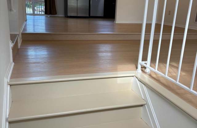 7818 CLOISTER Place Gallery 2