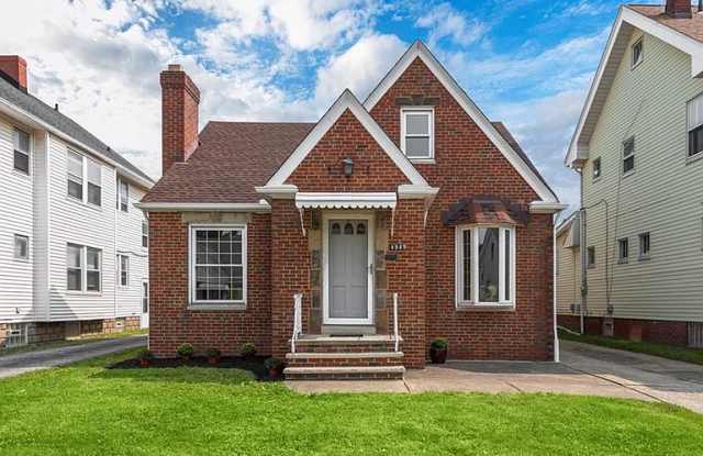 4945 E 110th St - 4945 East 110th Street, Garfield Heights, OH 44125