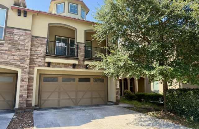 23939 STATELY OAKS Gallery 1