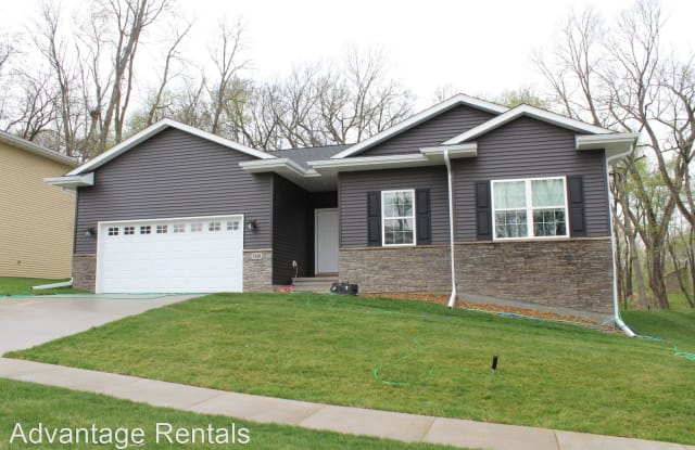 1140 Manitou Trail - 1140 Manitou Trail, Iowa City, IA 52245