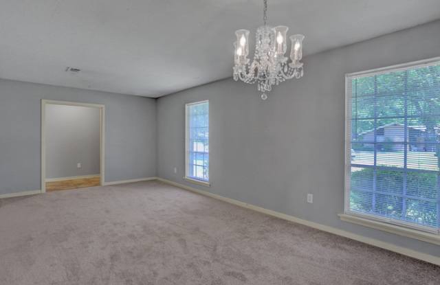 5042 Riverwood Circle Gallery 4