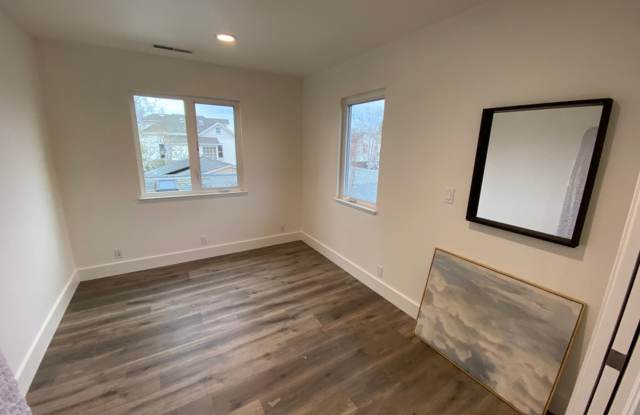 Newly Remodeled 2 Bedroom 1 1/2 Bath. Private yard and garage photos photos