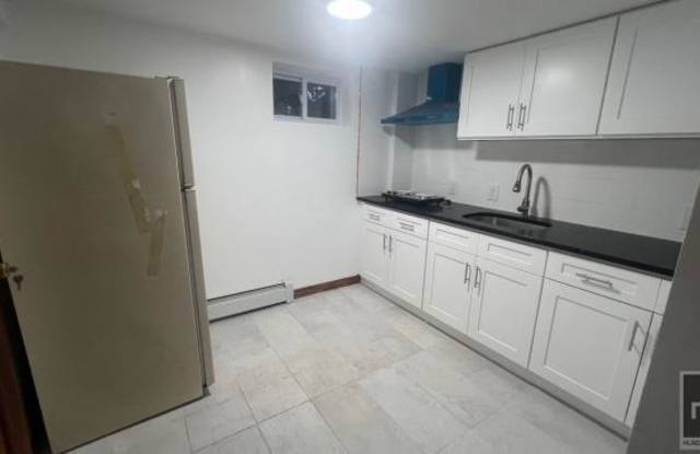 96-03 PLATTWOOD AVENUE - 96-03 Plattwood Avenue, Queens, NY 11417