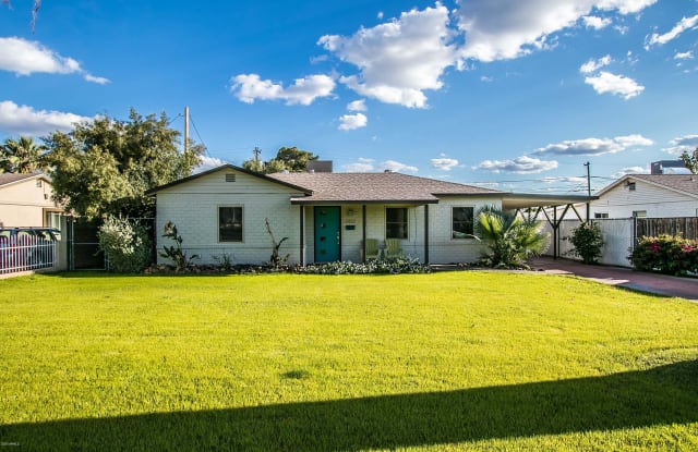 2433 E Earll Drive - 2433 East Earll Drive, Phoenix, AZ 85016