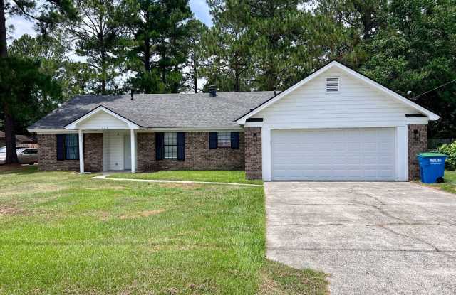 Beautiful 3 bedroom home in Bloomingdale minutes from Pooler photos photos