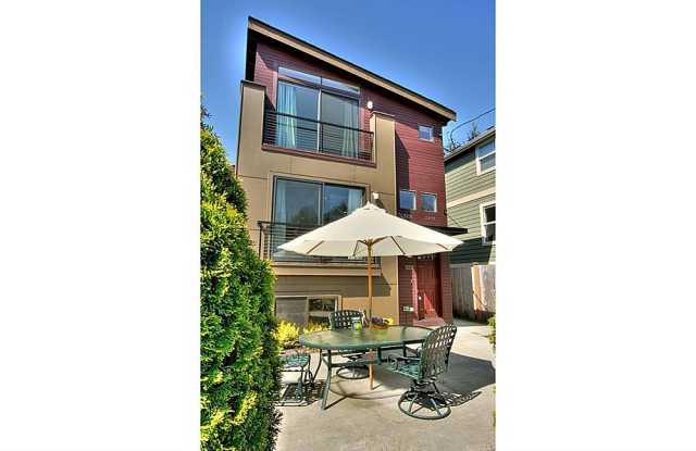 5231 11th Avenue Northeast - 1 photos photos