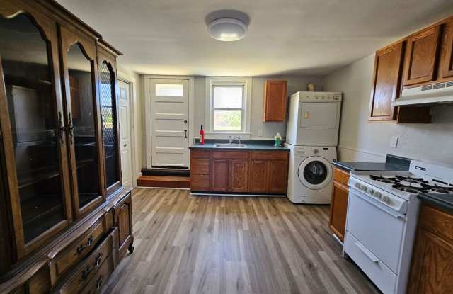 Newly updated 1 bedroom 1 bath apartment for rent Gallery 3