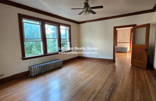 4542 Kilbourn Gallery 1